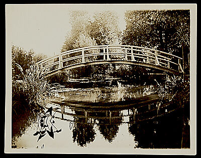 Bridge over a Pond of Water Lilies, Claude Monet (French, Paris 1840–1926 Giverny), Oil on canvas